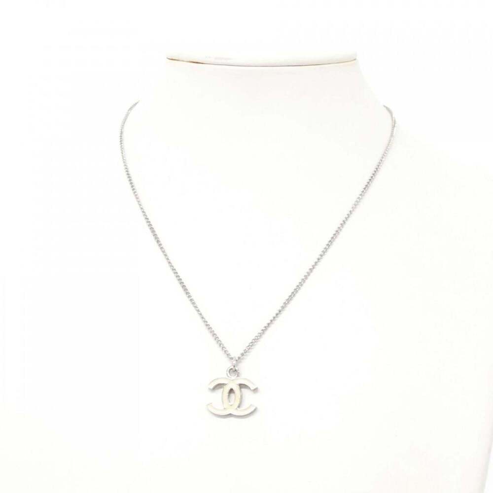 CHANEL Authentic White Necklace - Picture 6 of 6